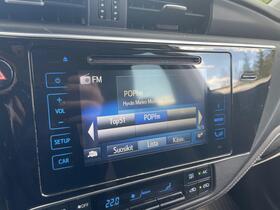 Toyota Auris vaihtoauto