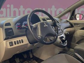 Mitsubishi Grandis vaihtoauto
