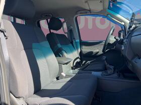 Nissan Navara vaihtoauto