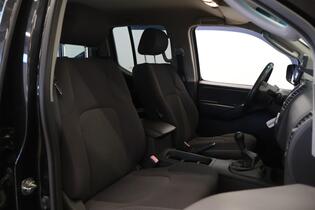 Nissan Navara vaihtoauto