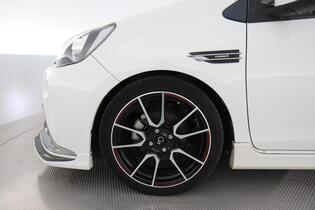 Toyota Aqua vaihtoauto