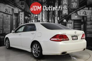 Toyota Crown vaihtoauto