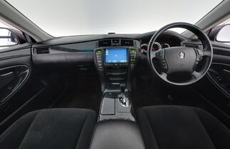 Toyota Crown vaihtoauto