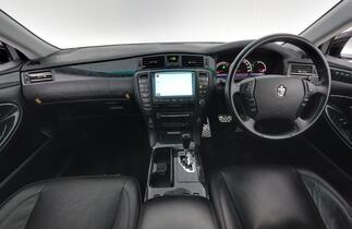 Toyota Crown vaihtoauto