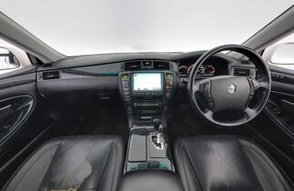 Toyota Crown vaihtoauto