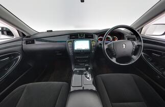 Toyota Crown vaihtoauto