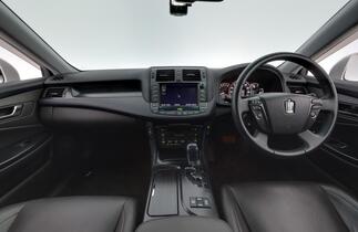 Toyota Crown vaihtoauto