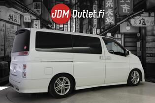 Nissan Elgrand vaihtoauto