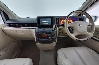 Nissan Elgrand vaihtoauto