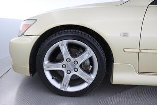 Toyota Altezza vaihtoauto