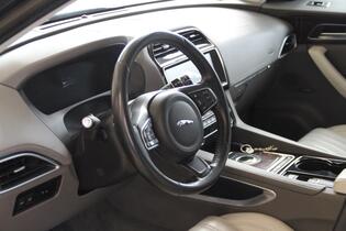 Jaguar F-PACE vaihtoauto