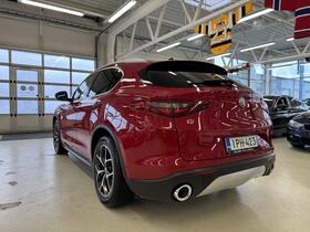 Alfa Romeo Stelvio vaihtoauto