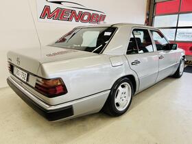 Mercedes-Benz 220 vaihtoauto