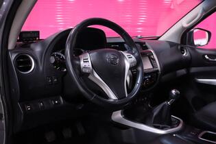 Nissan Navara vaihtoauto