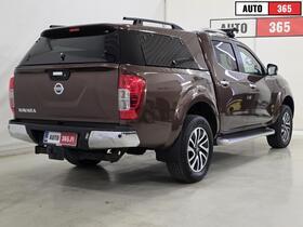 Nissan Navara vaihtoauto