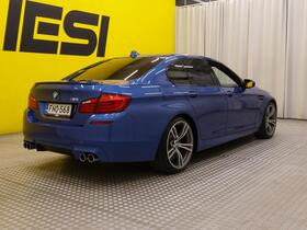 BMW M5 vaihtoauto