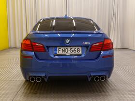 BMW M5 vaihtoauto