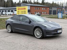 Tesla Model 3 vaihtoauto