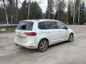 Volkswagen Touran vaihtoauto
