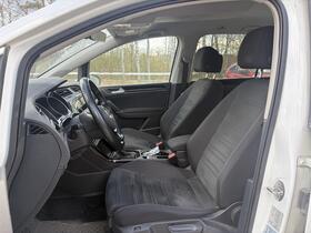 Volkswagen Touran vaihtoauto