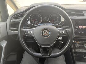 Volkswagen Touran vaihtoauto
