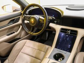 Porsche Taycan vaihtoauto