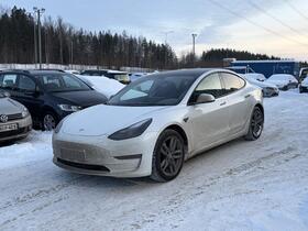 Tesla Model 3 vaihtoauto