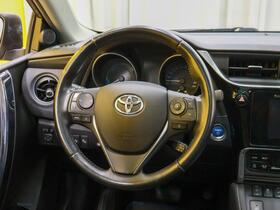Toyota Auris vaihtoauto