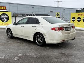 Honda Accord vaihtoauto