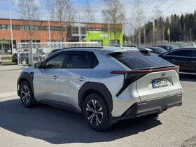 Toyota bZ4X vaihtoauto