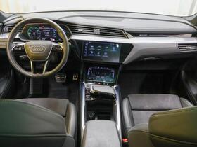 Audi Q8 e-tron vaihtoauto