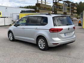 Volkswagen Touran vaihtoauto