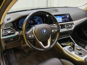 BMW 330 vaihtoauto