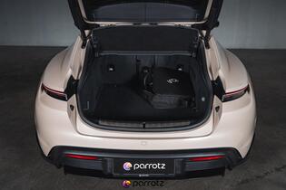 Porsche Taycan vaihtoauto