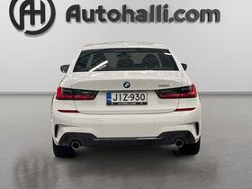 BMW 330 vaihtoauto