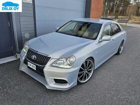 Toyota Crown vaihtoauto