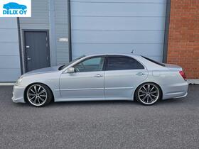 Toyota Crown vaihtoauto