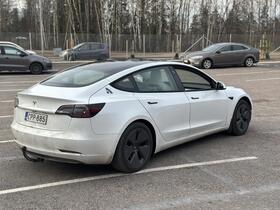 Tesla Model 3 vaihtoauto