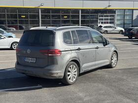 Volkswagen Touran vaihtoauto