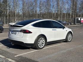 Tesla Model X vaihtoauto
