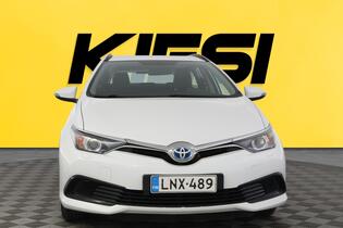 Toyota Auris vaihtoauto