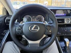 Lexus IS vaihtoauto