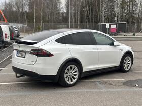Tesla Model X vaihtoauto