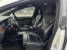 Tesla Model X vaihtoauto