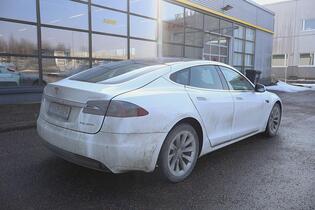 Tesla Model S vaihtoauto