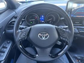 Toyota C-HR vaihtoauto