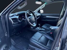 Toyota Hilux vaihtoauto