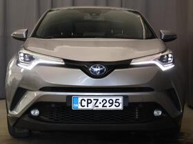 Toyota C-HR vaihtoauto