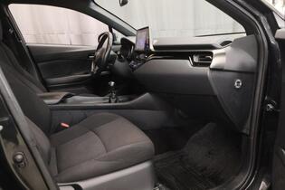 Toyota C-HR vaihtoauto