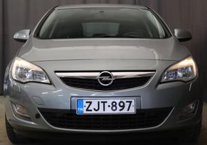 Opel Astra vaihtoauto